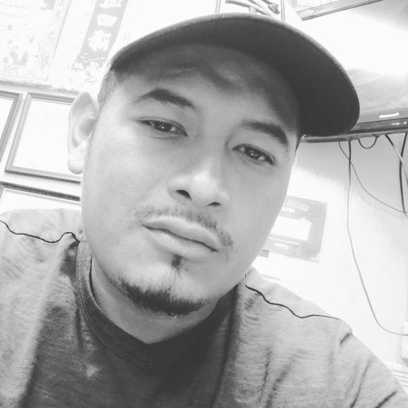 Meet your Posher, Julio - Picture 1 of 1